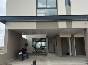 Casa de 4 ambientes, Córdoba · Duplex en Venta 3 Dorm. a Estrenar en Campos de Manantiales