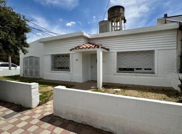 Casa de 3 ambientes, Córdoba · Oportunidad Venta Casa Esquina en La Mejor Zona de Barrio Rosedal!