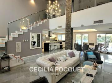 Casa · 307m² · 5 Ambientes · 2 Cocheras · Casa en Venta Barrio Solar del Bosque Canning