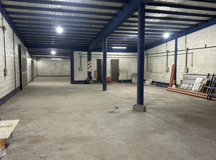 Local comercial · 380m²