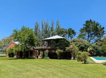 Casa · 2239m² · 6 Ambientes · 2 Cocheras · Casa en Venta en Chacras de Murray, Club de Campo, Pilar - 6 Ambientes - Apto Credito