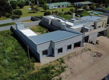 Casa de 4 ambientes, Ranchos · Casa a Estrenar de 188 m², Excelente Ubicación, Ranchos