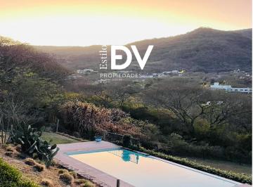 Casa · 400m² · 3 Dormitorios · 1 Cochera · Casa en San Lorenzo