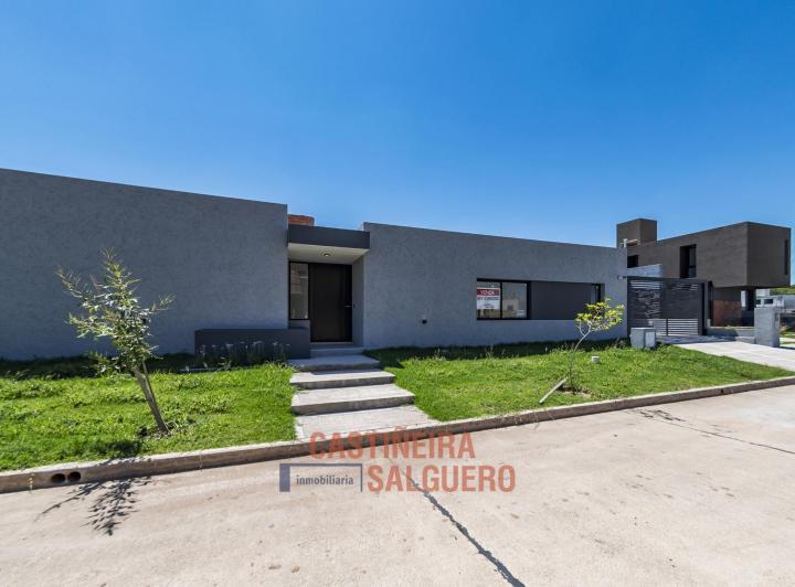 Casa · 187m² · 6 Ambientes · 2 Cocheras