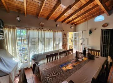 Casa · 174m² · 5 Ambientes · 4 Cocheras · Venta Casa Multifamiliar en Merlo Excelente Ubicación 3 Casas en 1 con Lote Lindero Galpon 40 m²