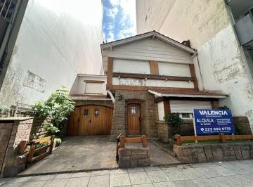 Casa · 200m² · 6 Ambientes · 1 Cochera · Casa en Alquiler Comercial