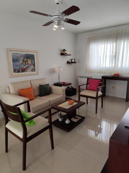 Depto 2 amb, 48m² con 2 baños — Macrocentro