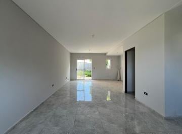 Casa · 80m² · 3 Ambientes · 2 Cocheras · Venta Duplex 2 Dorm Valle Cercano