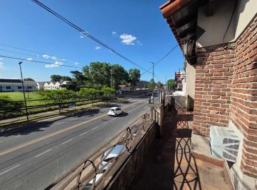 Casa · 340m² · 6 Ambientes · 1 Cochera · Casa Chalet en Venta en Boulogne, San Isidro, G. B. a. Zona Norte