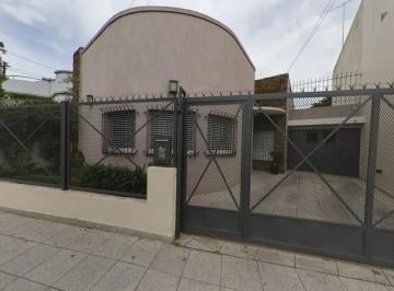 Terreno · 143m² · 3 Ambientes · 2 Cocheras · Casa