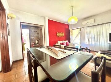 Casa de 3 ambientes, Lomas de Zamora · Casa en Venta en Temperley – 3 Ambientes con Jardín y Garage