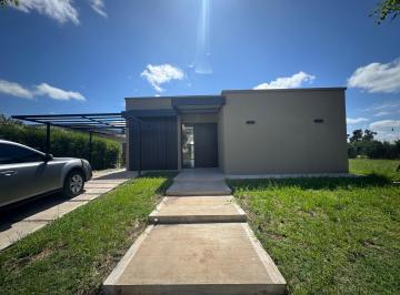 Casa · 140m² · 4 Ambientes · 2 Cocheras · Hermosa Casa 4 Ambientes a La Venta en Pilar