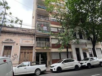 Departamento de 4 ambientes, Once · Once. Jean Jaures 100. Semi Piso 4 Amb. Al Frente con Dependencia de Serv. Baulera y Balcon