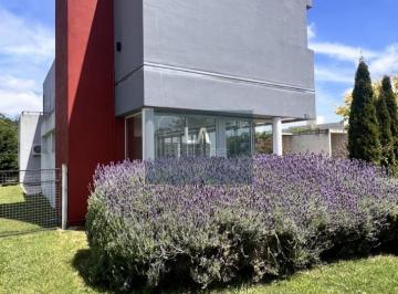 Campo · 220m² · 4 Ambientes · 4 Cocheras · Arenas del Sur Oportunidad Venta U$249.000