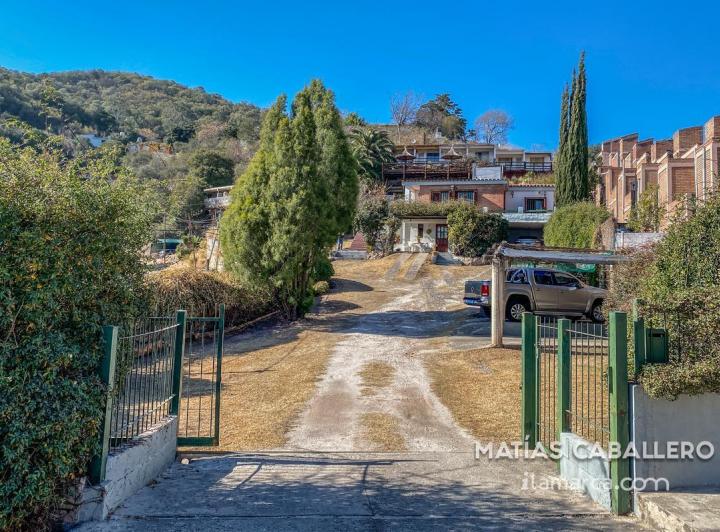 Casa · 389m² · 7 Dormitorios · 6 Cocheras