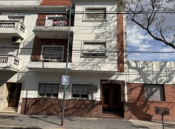 Departamento · 83m² · 3 Ambientes · Departamento de 3 Ambientes Reciclado en Pb con Jardín en V. Lopez - Vias/maipu