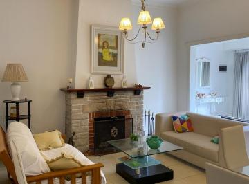 Casa · 230m² · 5 Ambientes · 2 Cocheras · Casa en Punta Mogotes