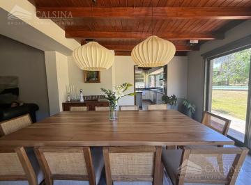 Casa · 400m² · 5 Dormitorios · 3 Cocheras · Casa en Venta Arguello Una Planta Ideal Para Housing