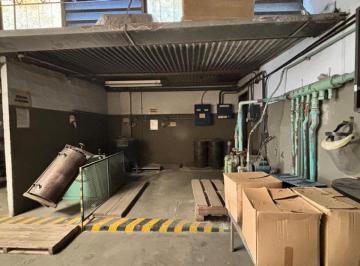Bodega-Galpón · 811m² · 3 Ambientes · Alquiler Galpon Ideal Para Fábrica - Taller Berazategui