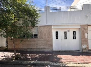 Casa · 95m² · 6 Ambientes · 1 Cochera · Casa en Venta