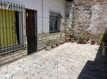 PH de 3 ambientes, Avellaneda · Hermoso PH Tipo Casa en Avellaneda