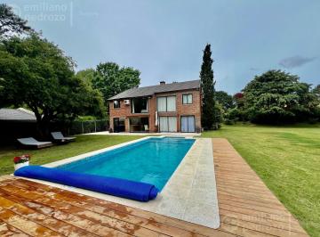 Casa · 2500m² · 4 Dormitorios · 2 Cocheras · Casa en Rincón del Indio