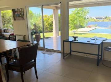 Casa · 220m² · 6 Ambientes · 2 Cocheras · Casa en Venta en San Sebastian, Escobar, G. B. a. Zona Norte