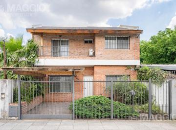 Casa · 180m² · 4 Ambientes · 1 Cochera · Venta Casa en Villa Luzuriaga