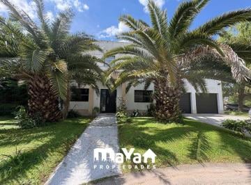 Casa · 246m² · 3 Ambientes · 2 Cocheras · Casa en Venta Escobar