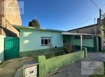 Casa de 3 ambientes, Chascomús · ¡Oportunidad! Casa y Depto 97 m². Mazzini 459 Entre Dorrego y Orzali, Chascomús. Buenos Aires
