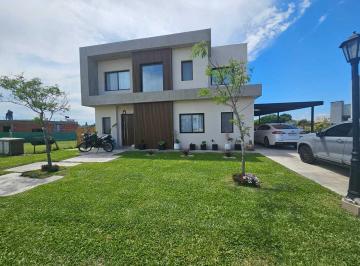 Casa · 169m² · 6 Ambientes · 2 Cocheras · Casa en Venta en Santa Elena, Pilar, G. B. a. Zona Norte