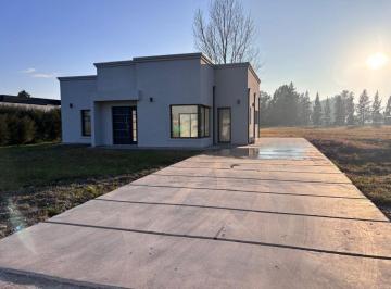 Casa · 145m² · Casa Tres Dorm. Barrio Cerrado Ara 60 Brandsen La Plata