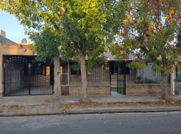 Casa de 5 ambientes, Neuquén · Casa Tres Dorm., Apta Credito Hipotecario
