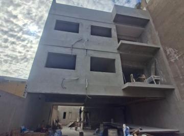 Departamento · 66m² · 3 Ambientes · 1 Cochera · Venta de Pozo en Munro
