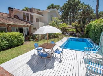 Casa · 320m² · 10 Ambientes · 3 Cocheras · Casa en Venta en Pinamar Norte
