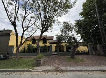 Casa · 360m² · 6 Ambientes · 2 Cocheras · Casa en Venta Bella Vista.