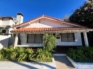 Casa · 78m² · 3 Ambientes · 1 Cochera · Casa en Venta 3 Ambientes en Villa Gesell Centro