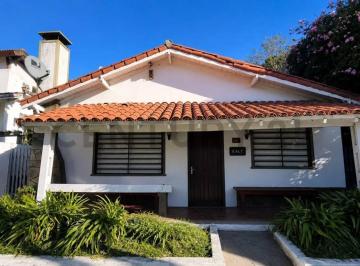 Casa · 78m² · 3 Ambientes · 1 Cochera · Casa en Venta 3 Ambientes en Villa Gesell Centro