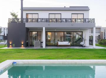 Casa · 185m² · 4 Ambientes · 2 Cocheras · Venta Hermosa Casa Diseño y Confort Terralagos El Mejor Barrio de Canning Lote 552