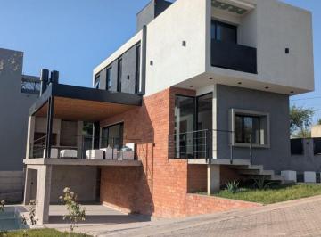 Casa de 3 ambientes, Villa Carlos Paz · Casas en Complejo Goethe Barrio de Montaña
