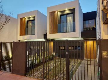 Casa · 122m² · 3 Ambientes · 1 Cochera · Casa Dúplex en Venta en Punta Chica, San Fernando, G. B. a. Zona Norte