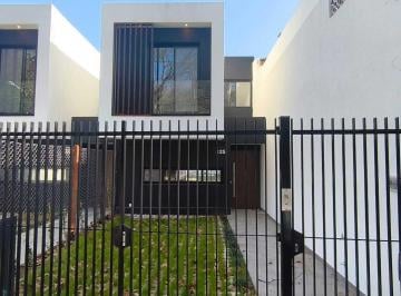 Casa · 122m² · 3 Ambientes · 1 Cochera · Casa Dúplex en Venta en Punta Chica, San Fernando, G. B. a. Zona Norte