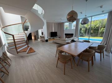 Casa · 350m² · 6 Ambientes · 2 Cocheras · Casa en Venta en Nordelta, Tigre, G. B. a. Zona Norte
