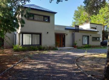 Casa · 330m² · Tiene Escritura y Planos, Es Apta Credito, y Se Pueden Dar F