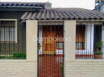 Casa · 112m² · 3 Ambientes · 2 Cocheras · Casa Chalet en Venta Ubicado en Parque San Martin, Merlo, G. B. a. Zona Oeste