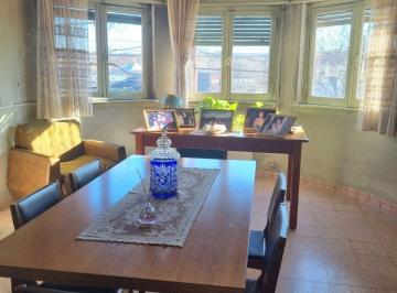 Departamento de 6 ambientes, La Falda · Amplio Piso en Planta Alta 132 m²