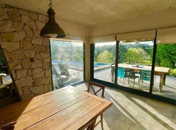 Casa · 160m² · 7 Ambientes · 1 Cochera · Espectacular Residencia con Vistas Panorámicas Al Golf - Sierra de Los Padres