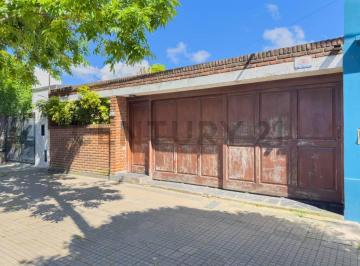 Casa · 150m² · 3 Dormitorios · 2 Cocheras · Casa en Venta de 3 Dorm. en La Plata