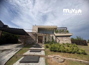 Casa · 370m² · 5 Ambientes · Casa en Venta Haras Santa Maria