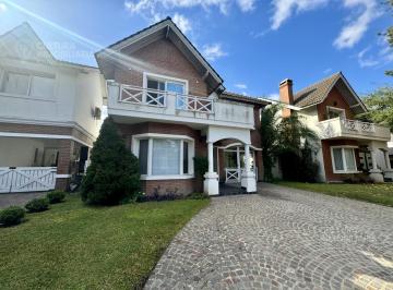 Casa · 135m² · 5 Ambientes · 2 Cocheras · Venta Casa 4 Ambientes Ituzaingo Maria del Parque